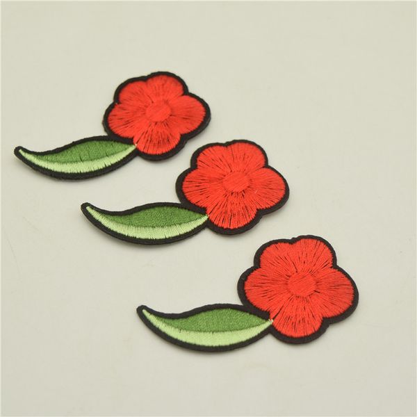 

32pcs вышитые железа на аппликация патч значок роза цветок ремесла швейные, Black