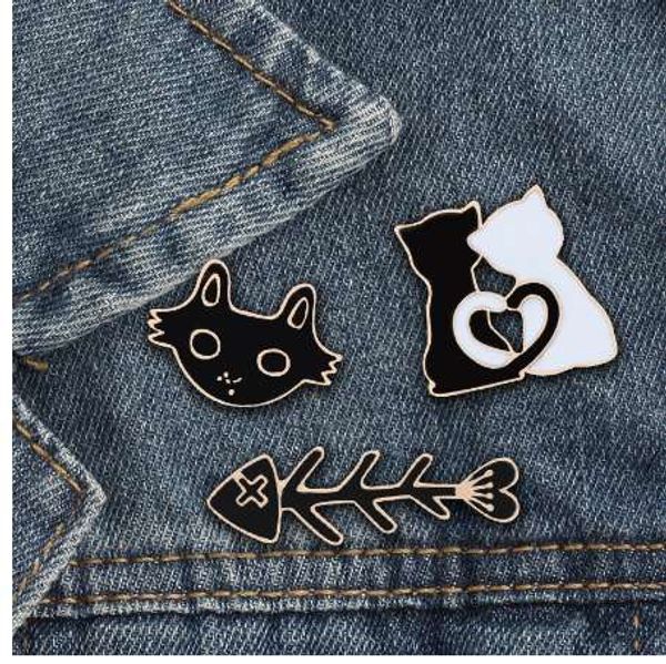 shshd Cartoon Schwarz Weiß Katze Fisch Knochen Brosche Tier Emaille Pins für Frauen Männer Hemden Revers Pin Abzeichen Paar schmuck Liebhaber Geschenk