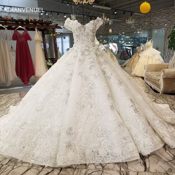 

2019 latest vintage wedding dresses illusion deep v neck backless lace up back short sleeve hand made 3d floral applique swollen bridal gown, White