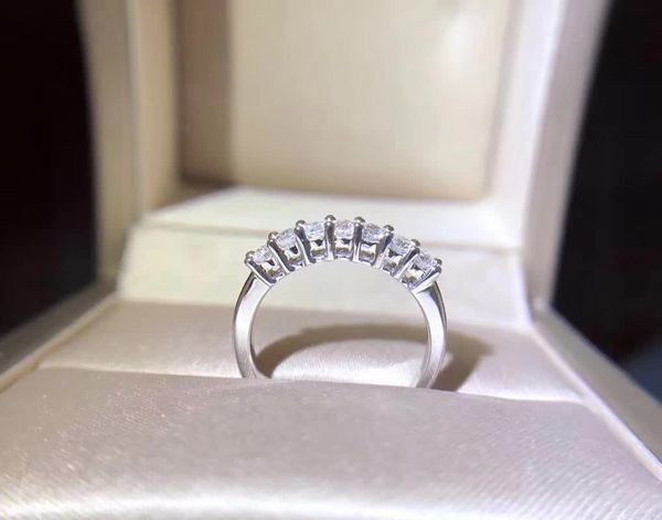 SY Moissanite Weiß 9K, 14K, 18K Gold Schmuck Runde Form für immer leuchten eine Reihe Einstellung Lab Diamant Moissanite Ring mit Zertifikat