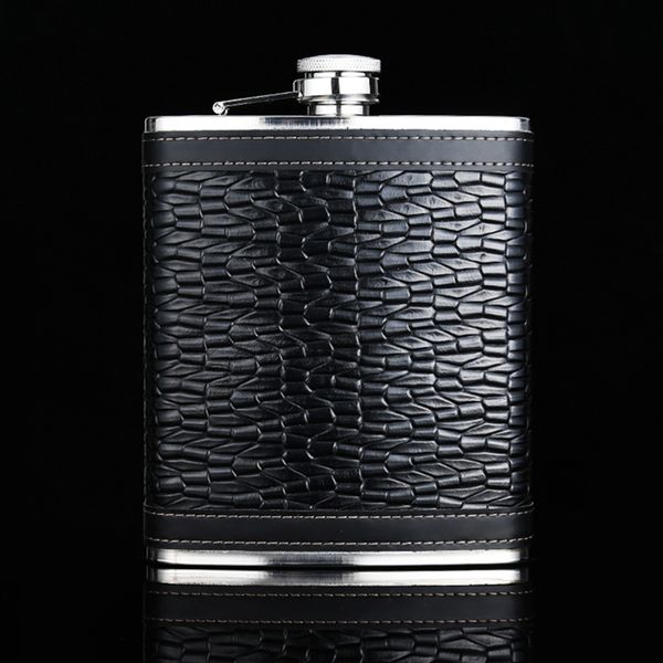 

xykit 18oz stainless steel hip flask leather black fluted leather outdoor sports portable wine flask for whiskey