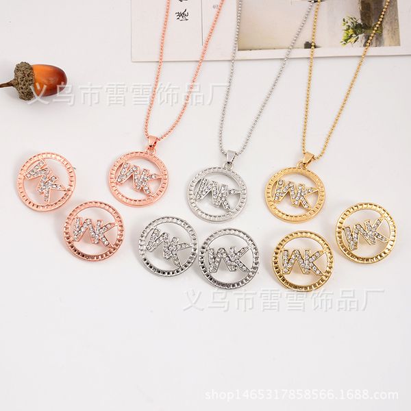 

Brincos e Colar cocojly