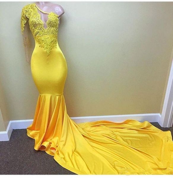 

Yellow one houlder long leeve black girl prom dre e 2018 applique lace evening dre ela tic atin mermaid african party gown