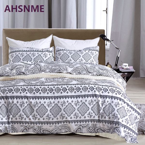 

ahsnme very comfortable fabric and black and white simple geometric paern bedding set american size quilt cover home textiles