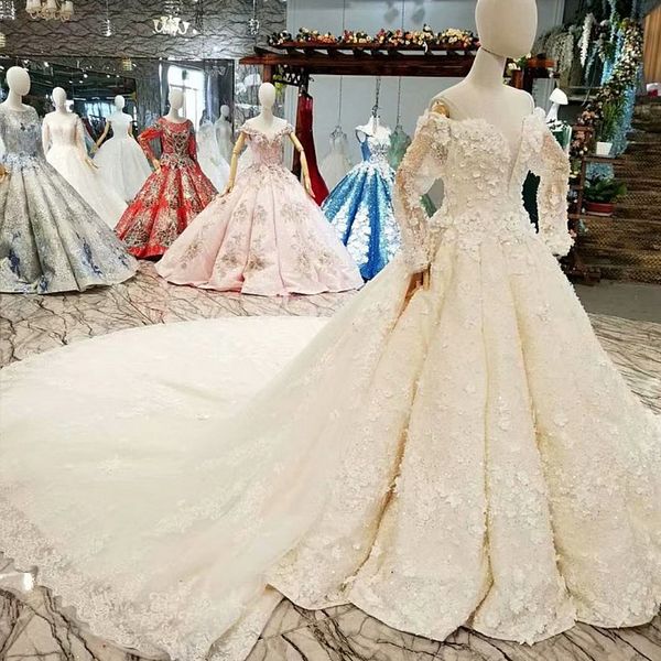 

Ѭоконе ве вадебное плае  плеа занђѬова назад 3d ве длиннй поезд, White