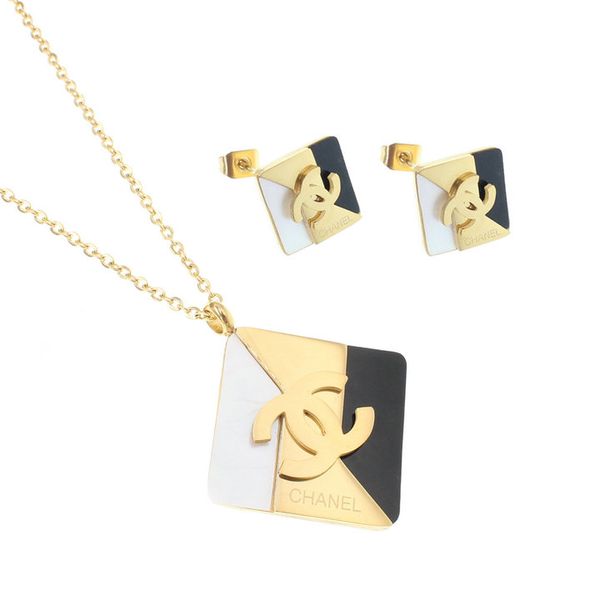 

2019 New Jewelry Stainless Steel Vintage C Letter Charms Pendant Luxury Women Men Gold Link chain Necklace and Earring Jewelry set