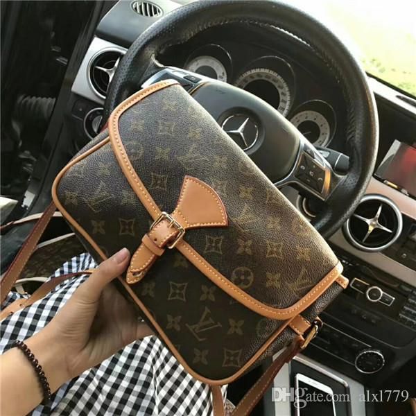 

2018Classic fashion famous brand women casual tote bag PU handbags Shoulder Tote Bags purse Free shipping48