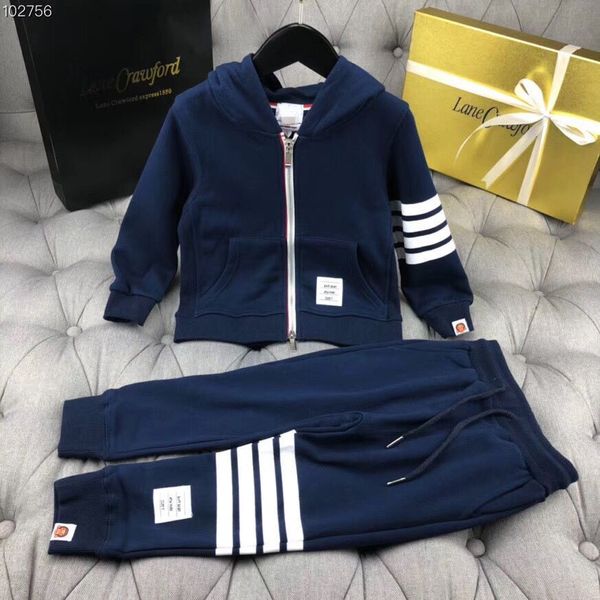 

высококачественные мальчики комплект 2018 весна осень baby casual спортивный костюм одежда для детей полосатые толстовки + брюки 2 шт. краси, White