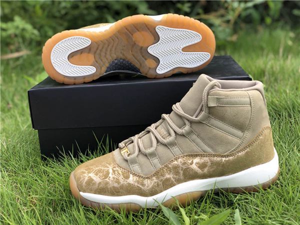 

2018 11 wmns neutral olive gum light brown-metallic stout women basketball shoes sneakers with box ar0715-200, White;red