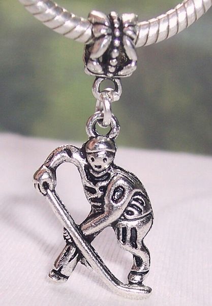 

античный серебряный хоккеист очарование кулон necklacebracelet аксессуары мода женщины ювелирные изделия оптовая уникальный подарок, Bronze;silver