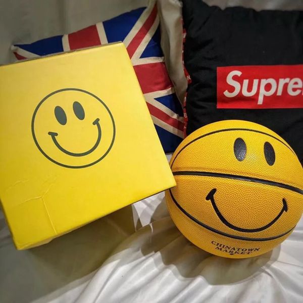 

North American Smiley New York Chinatown market basketball size 7 yellow smile face Indoor outdoor training game basketball ball box package