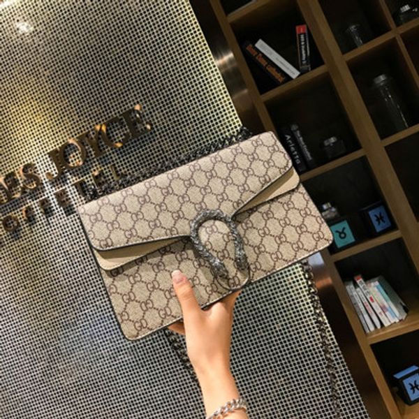 

Cross-border special offer 2018 spring and summer style simple single shoulder slant chain letter small square bag