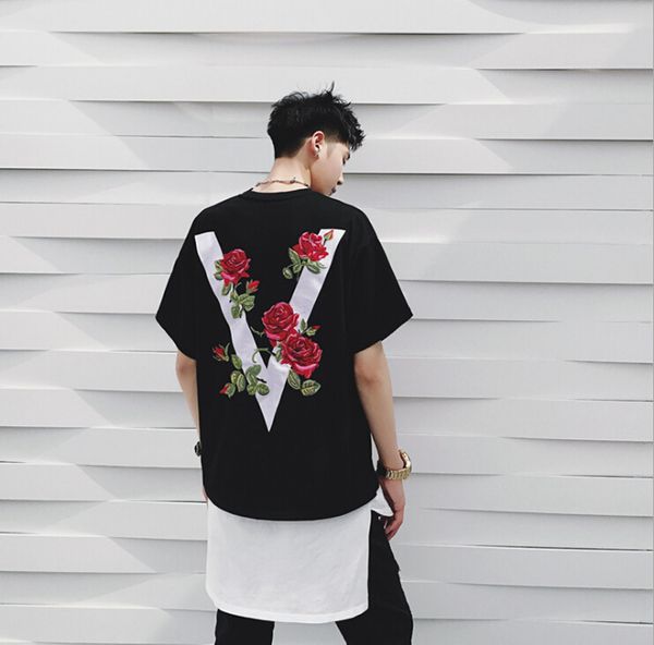 

Rose Flocking Embroidery T-shirt Big V Short Sleeved Tee Male Female Loose Crew Neck Tee Black White lovers T-shirt