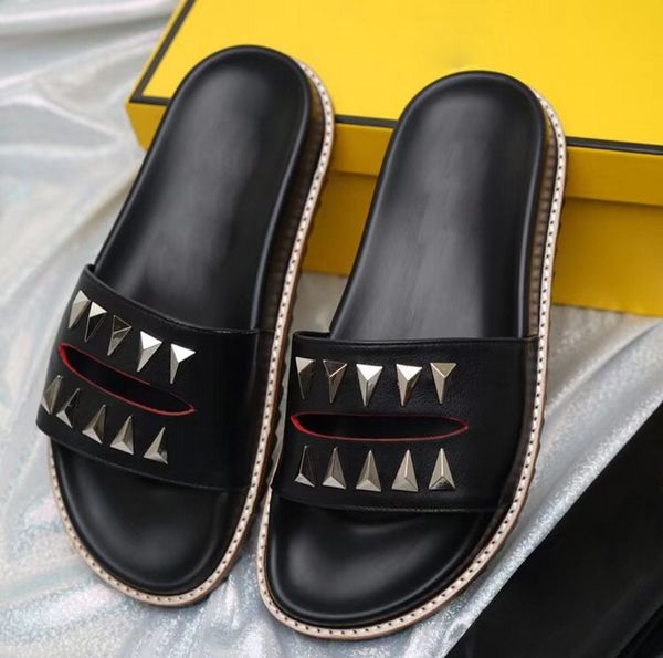 

designer sandals summer luxury rivets slipper for men rubber sandals black beach slippers fashion indoor slippers 38-45