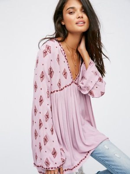 

loose casual embroidery flare sleeve dress, Black;pink