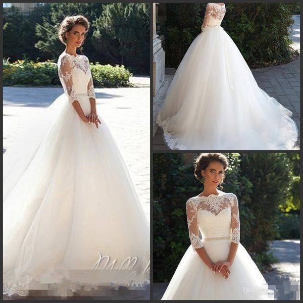

spring country garden a line wedding dresses with 3/4 long sleeves bateau neck lace appliques court train 2018 vintage bridal wedding gowns, White