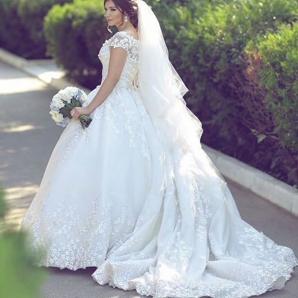 

petal appliques dubai wedding dresses charming off the sholder lace-up back ball gown bridal dress glamorous fluffy tulle wedding dress, White