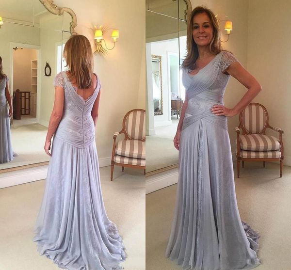 

2018 Elegant Mother Of The Bride Dresses V-Neck Zipper Back Short Sleeves Long Lace Chiffon Mother's Dress For Wedding Formal Evening Gowns