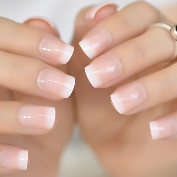 Rosa Nude Branco Francês Falso Nails Squálsica Praça UV Gel Falsa Press em Nails para Menina Capa Completa Desgaste Dedo Nail Art Dicas Y18101003