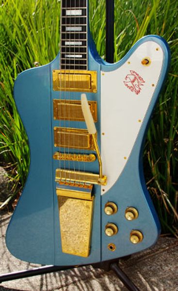 

Пользовательский магазин Firebird Thunderbird 1964 VII Pelham синей электрическая гитара 3 Мини-Humbuckers, Long Version Maestro Vibrola Tremolo Tailpiece