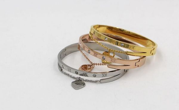 

versión coreana de la cadena de diamantes romana que cuelga la joyería de la hebilla del corazón del melocotón, Golden;silver