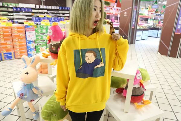 

O-Neck Winter Yellow Halajuku Cartoon Printed Letter Hoodies Embroidered Velvet Thick Female Sweatshirts with A Hood Hot Knitted