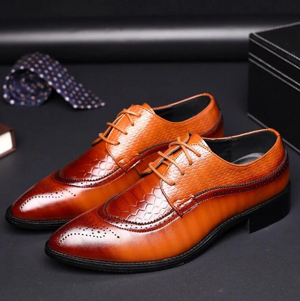 

2019 luxury designer leather brogue mens flats shoes casual british style men oxfords fashion dress shoes for men big size x76, Black