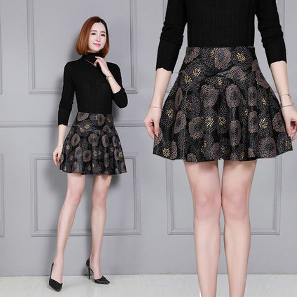 

2018 new sheep leather pleated skirt, Black