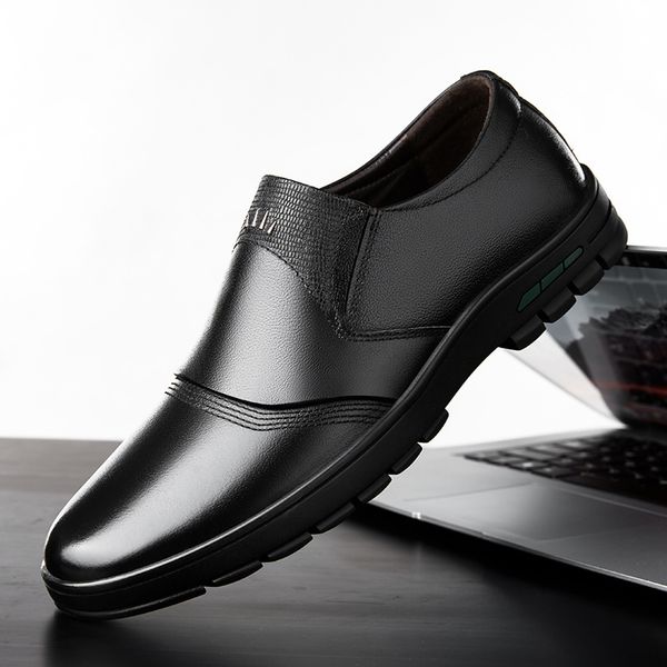 

spring men business casual leather shoes breathable men's leather shoes england moccosins black and white with pattern soft-sole