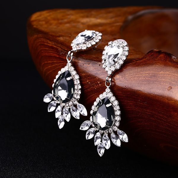 

temperament twinkle zirconium shi liusu luxurious bride earrings woman, Golden