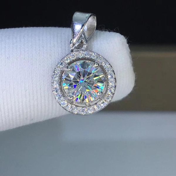 

round silver moissanite pendants 1ct d vvs luxury moissanite weding pendants for women