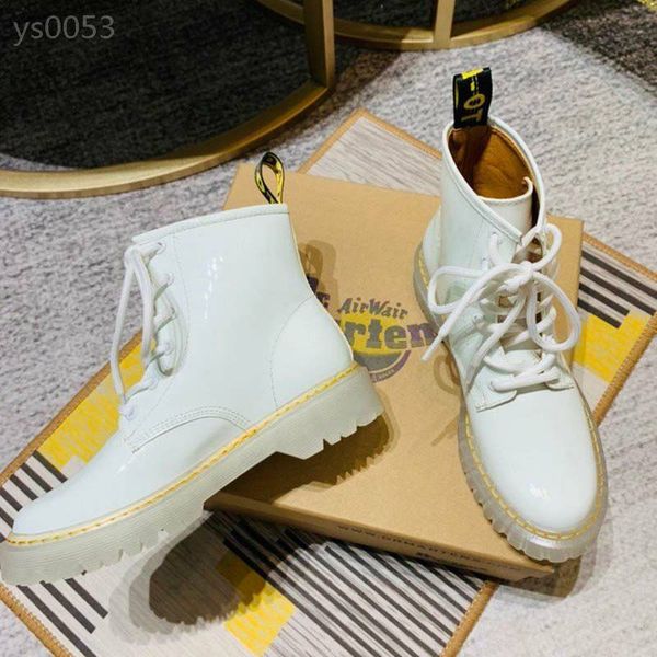 

2020 fashion autumn and winter martin boots female british style wild short short motorcycle boots factory direct sales size 35-39cm, Black