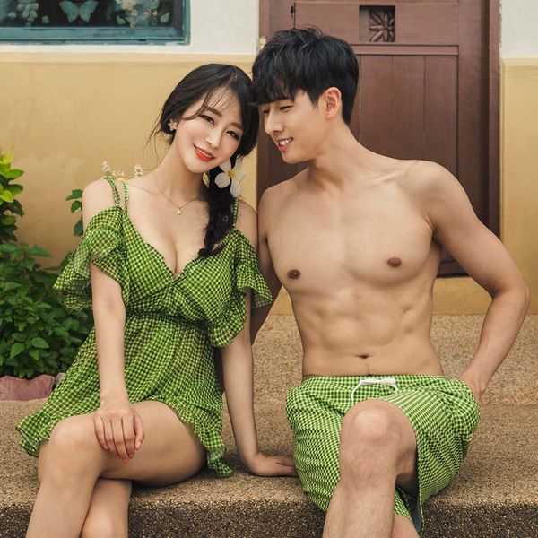 

split 2020 couple female pure color three-piece split 2020 couple swimsuit female pure color three-piece swimsuit, White;black