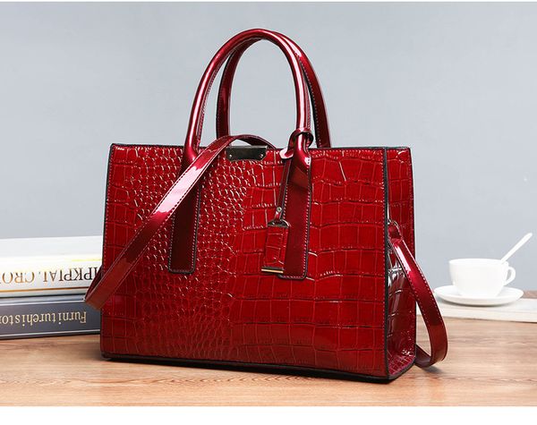 

women's handbag 2019 new crocodile pattern solid color european and american fashion large capacity shoulder bag diagonal cross package