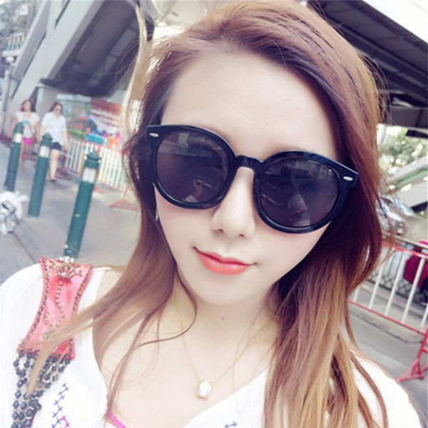 

2019 rivet round sunglasses women classic fashion sun glasses for women oculos shades original brand lunette female, White;black