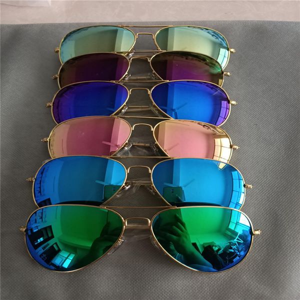 Goldfarbene Rahmenfarbe, reflektierende Gläser, exklusiver Link, klassische Mode-Sonnenbrille, reflektierend beschichtete Brille, Metallrahmen, Glas-Harz-Gläser