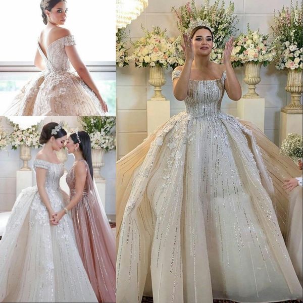 Luxus-Brautkleider in A-Linie mit Perlen, schulterfrei, mit Pailletten, 3D-Blumenapplikationen, Spitze, Brautkleider, Sweep-Zug, Vintage-Hochzeitskleid