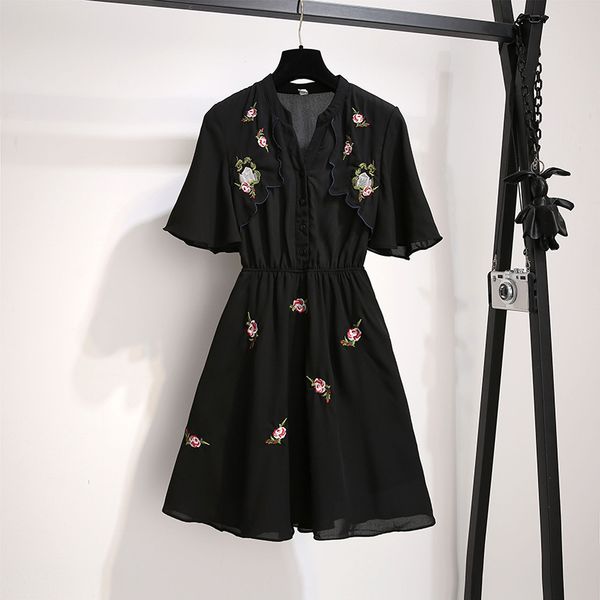 

summer dress with large size and thin embroidered waist, Black;white