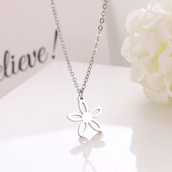 

new arrival stainless steel necklace for women five-leaf flower choker chain pendant gold necklaces engagement jewelry female, Silver