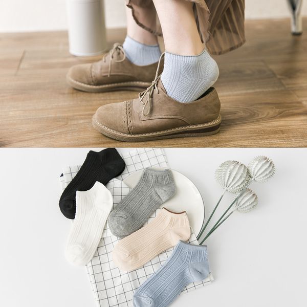 

2020 fashion new black womens designer socks personality simplicity women's socks white sock woman sock slippers socken made in china 0, Black;white
