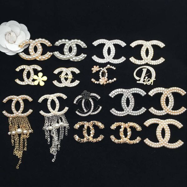 

Fa hion brooche famou letter rhine tone brooch pin ta el luxury brooche women jewelry clothing decoration ale, Gray