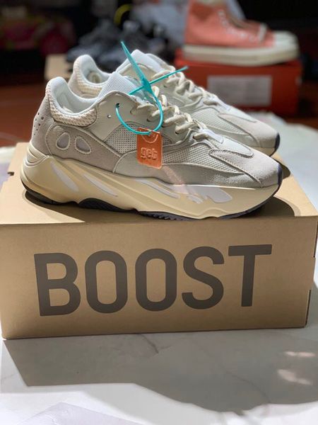 

luxury women's men's v700 kanye jogging casual shoes outdoor sports basketball shoes triple platform men's shoes hospital blu, Black