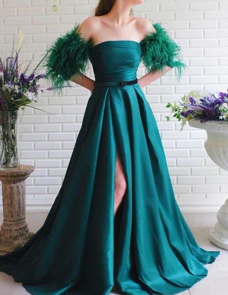 2020 Modest esmeralda vestidos de noite elegante com penas mangas Strapless plissadas Sashes Side Dividir Prom Dress Formal Festa Vestidos Vestidos