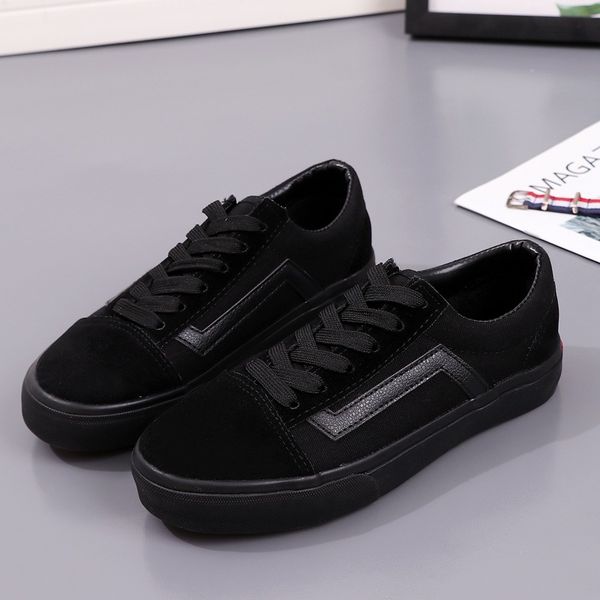 

Promotional wholesale and retail 2018 explosion models black and white casual shoes men and women casual canvass kateboard shoes