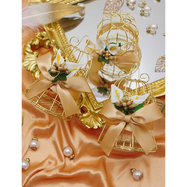 

30 шт golden tinplate birdcage колокола коробка конфеты weddin подарочные пакеты с ручками шоколадных сувенирных коробок для упаковки партии
