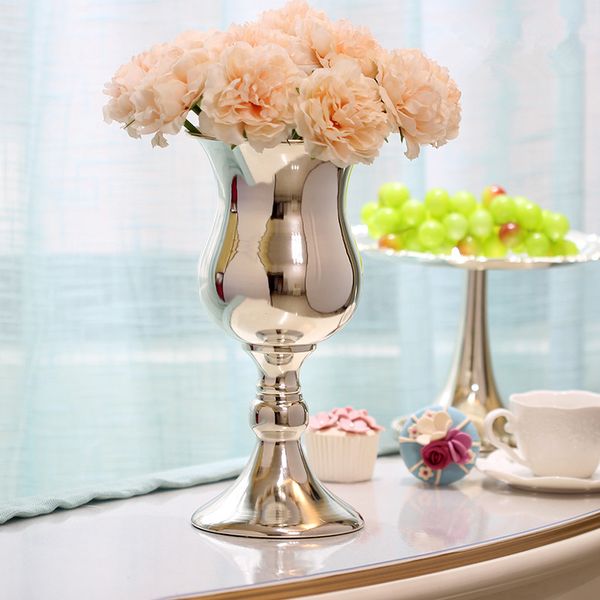 

металлическая ваза цвета серебра luxury wedding centerpiece таблица декора