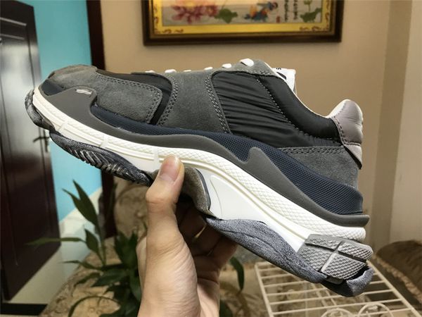 

retro brand mens casual shoes grain leather shoes black and grey triple s 2.0 sneaker dad shoe fashion casual outdoorc13