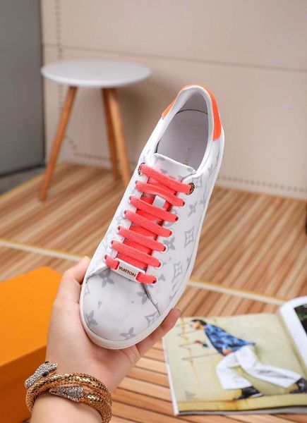 

2020 italian luxury flat ace female designer shoes ins super fire shoes leather couple models men and women casual shoes thick xshfbcl, Black;red