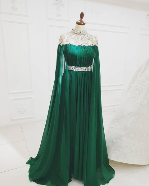 Abiti da ballo sexy in stile arabo Primavera 2020 Collo alto trasparente con perline Una linea increspata Una linea in chiffon Abiti da sera verde smeraldo UK