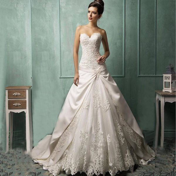 

2020 new empire wedding dress lace up back sweetheart neckline appliques tiere dand pleat with sweep train vestidos de novia, White